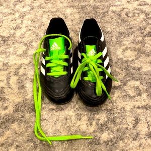 Adidas soccer cleats size 9.5k